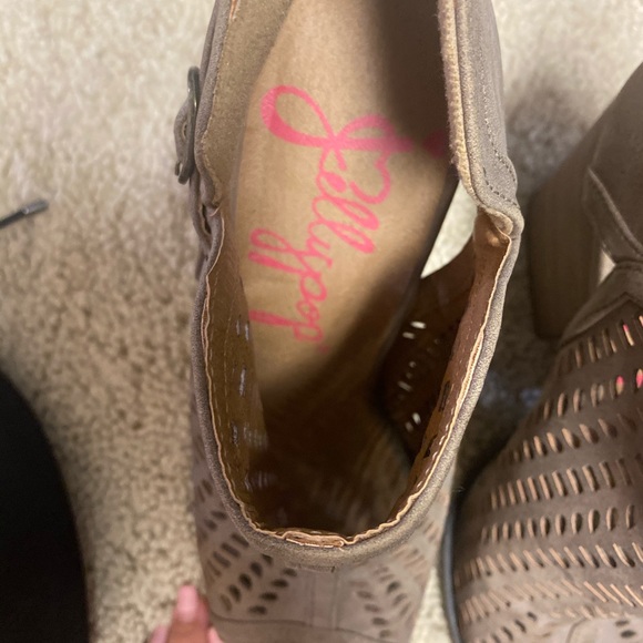 Fall open toe booties - Picture 4 of 5